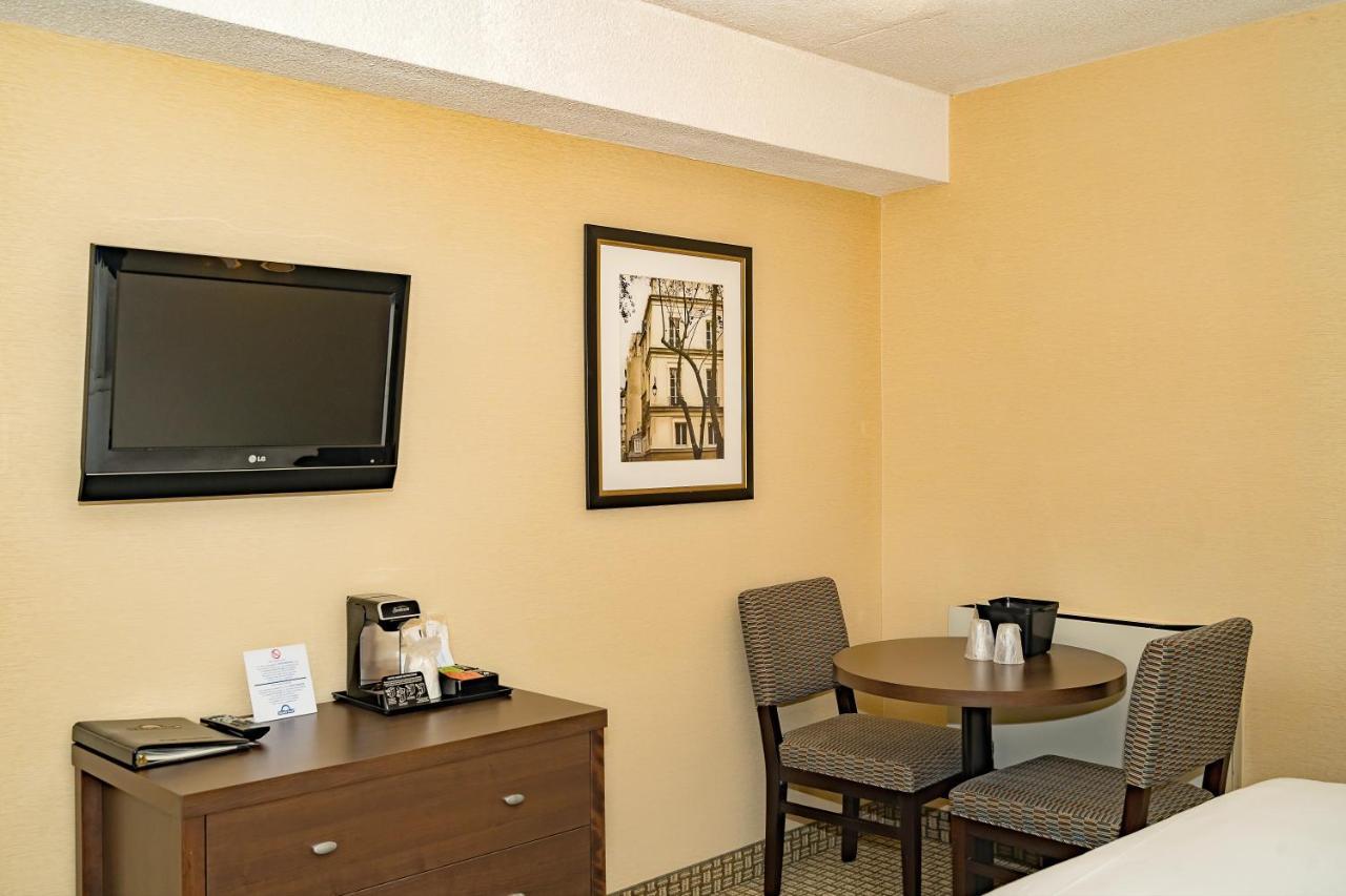 Days Inn By Wyndham Niagara Falls Lundys Lane ภายนอก รูปภาพ