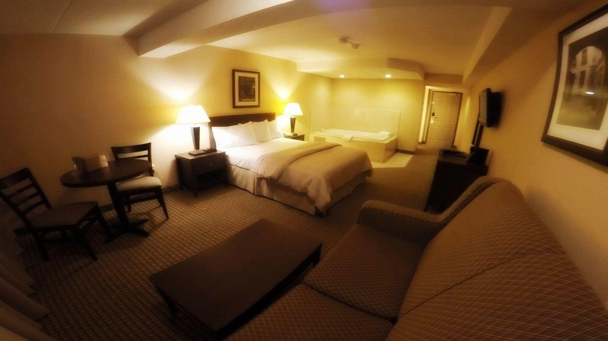 Days Inn By Wyndham Niagara Falls Lundys Lane ภายนอก รูปภาพ